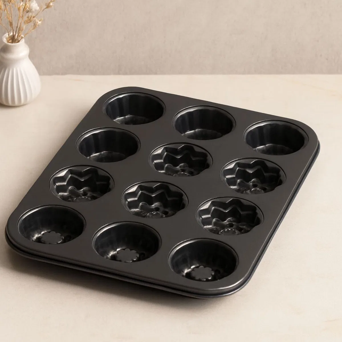 12 Gözlü Metal Muffin Kek Kalıbı - Siyah