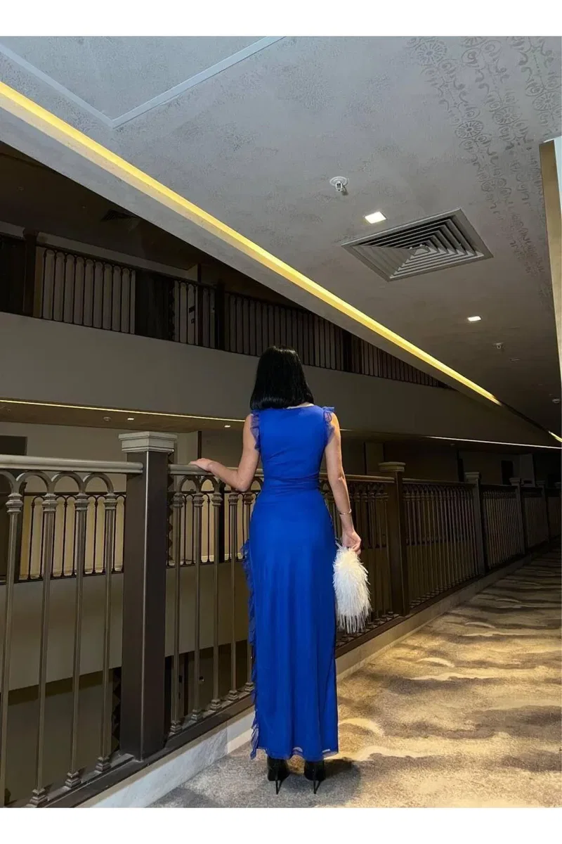 Kadın Trend Model V Yaka Kolsuz Slim Yırtmaçlı Elbise görsel 4