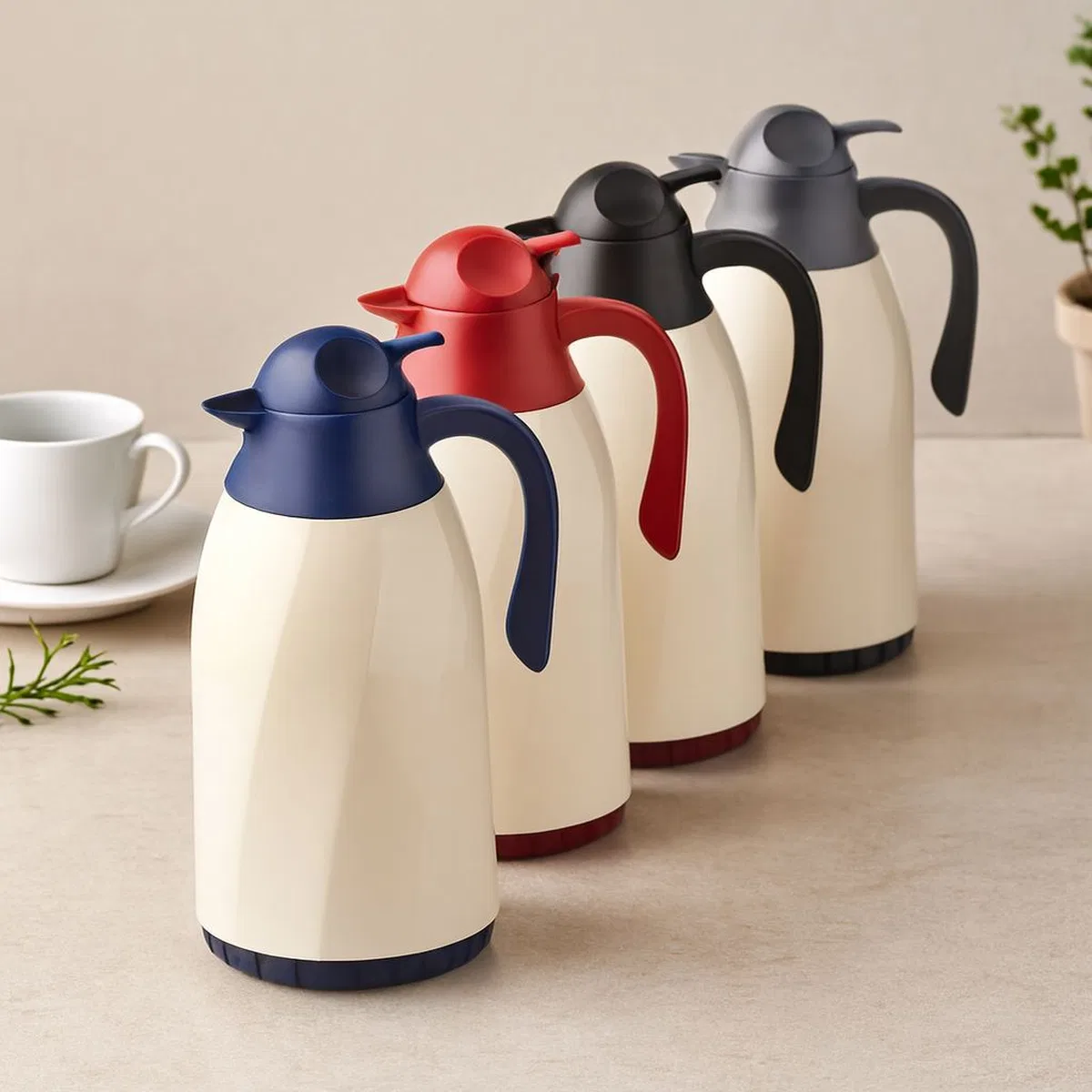 1. 3L Cam Hazneli Retro Plastik Termos