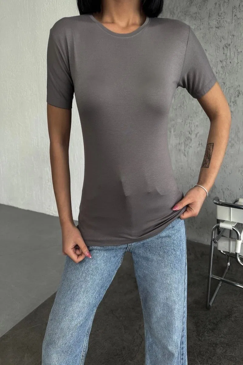 Rahat Ve Şık Kısa Kollu Bisiklet Yaka Likralı Viskon Penye Body Füme görsel 3