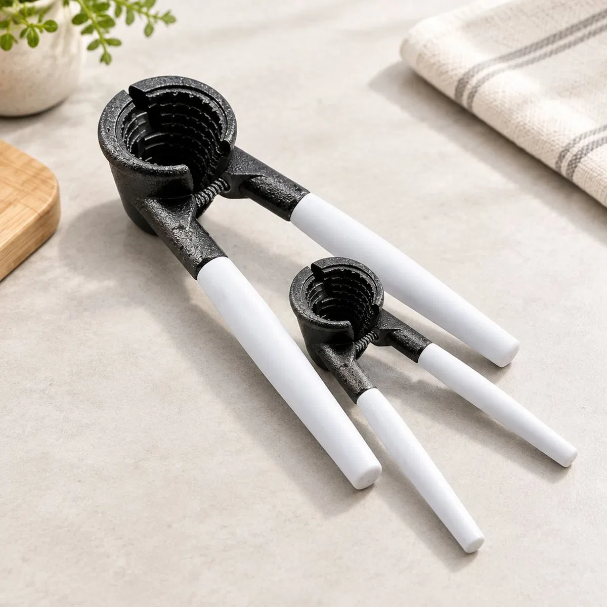 Plastik Saplı 2'li Ceviz Kırıcı Set