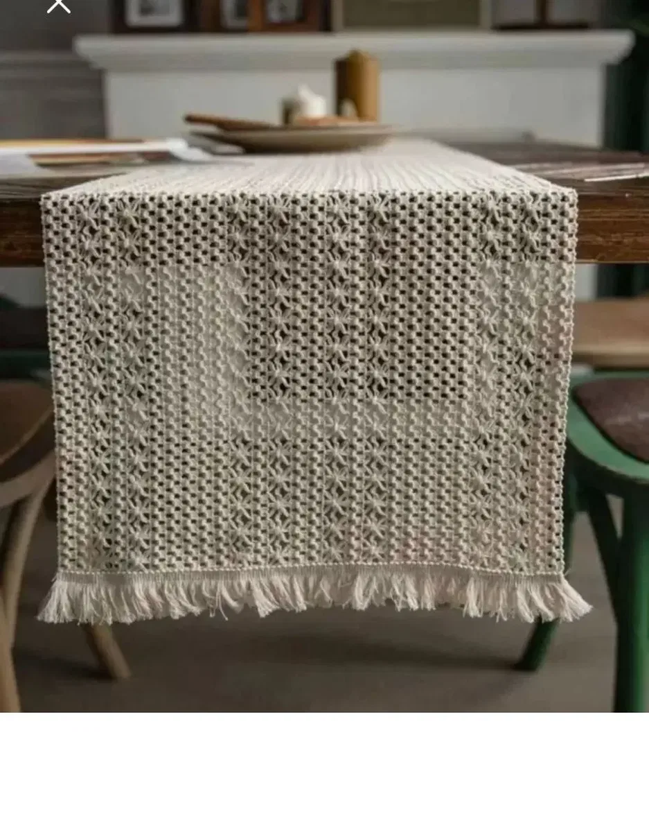Masa Üzerine Runner, Sehpa Örtüsü Fransız Dantel Detaylı Otantik 40 x 140 cm Krem görsel 2