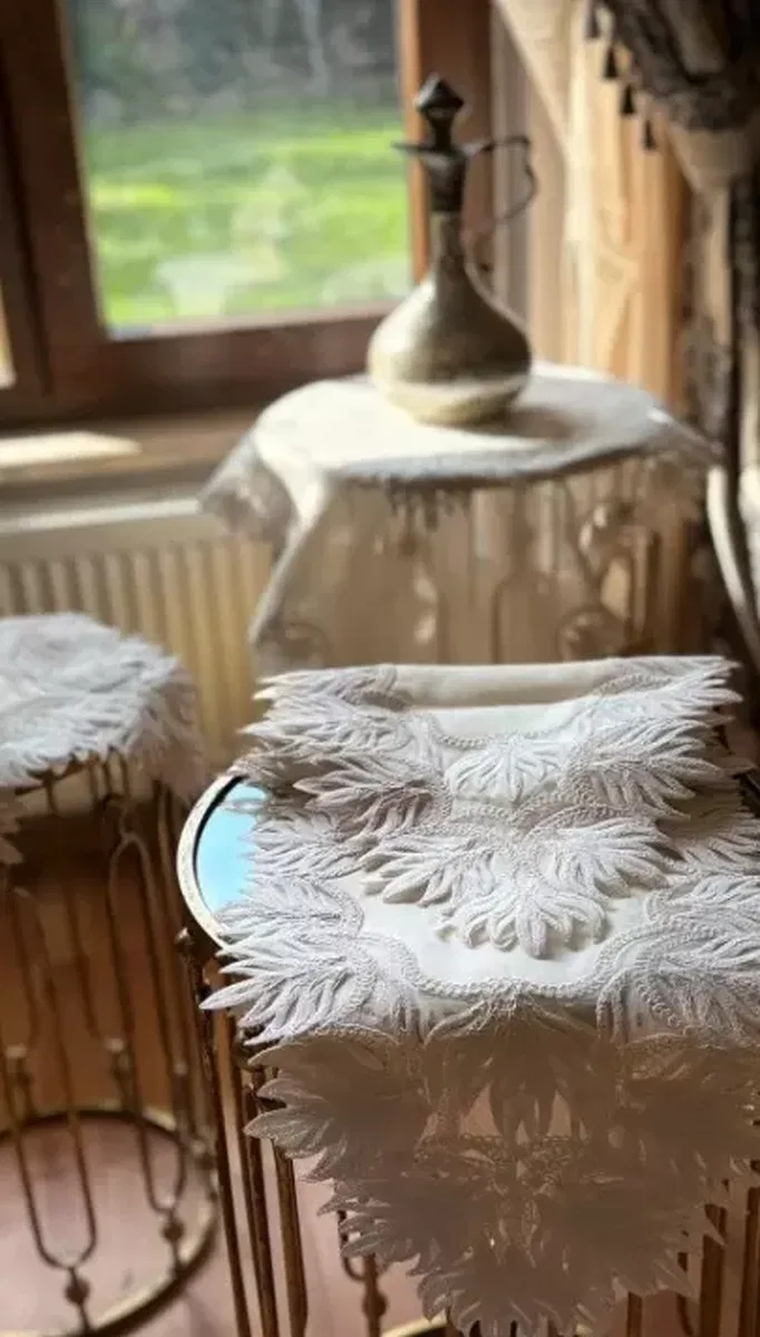 Samina Model Krem-Krem 5 Parça Dantelli Keten Masa Örtüsü Runner Seti Salon Takımı görsel 5