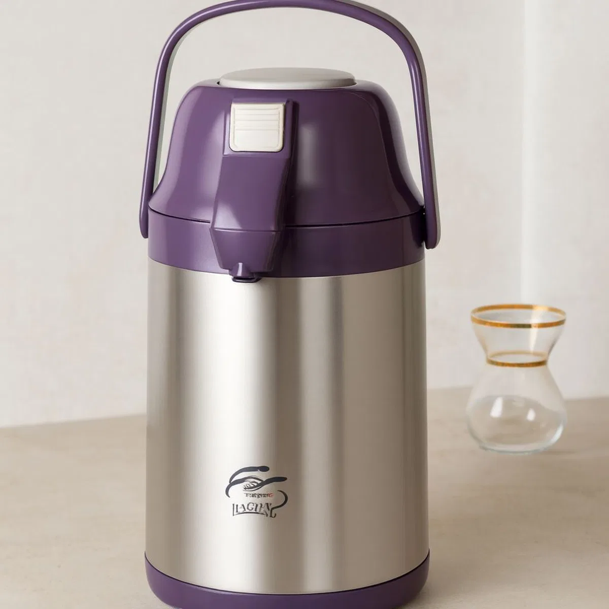 2. 5L 304 Çelik Pompalı Termos Musluklu