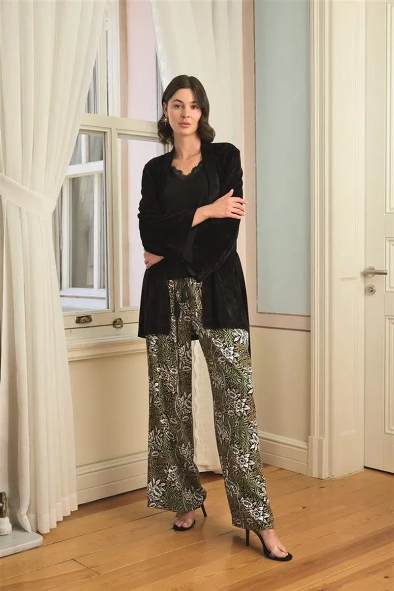 Çiçek Yaprak ve Etnik Desenli Dantelli 3'lü Pijama Takımı görsel 9