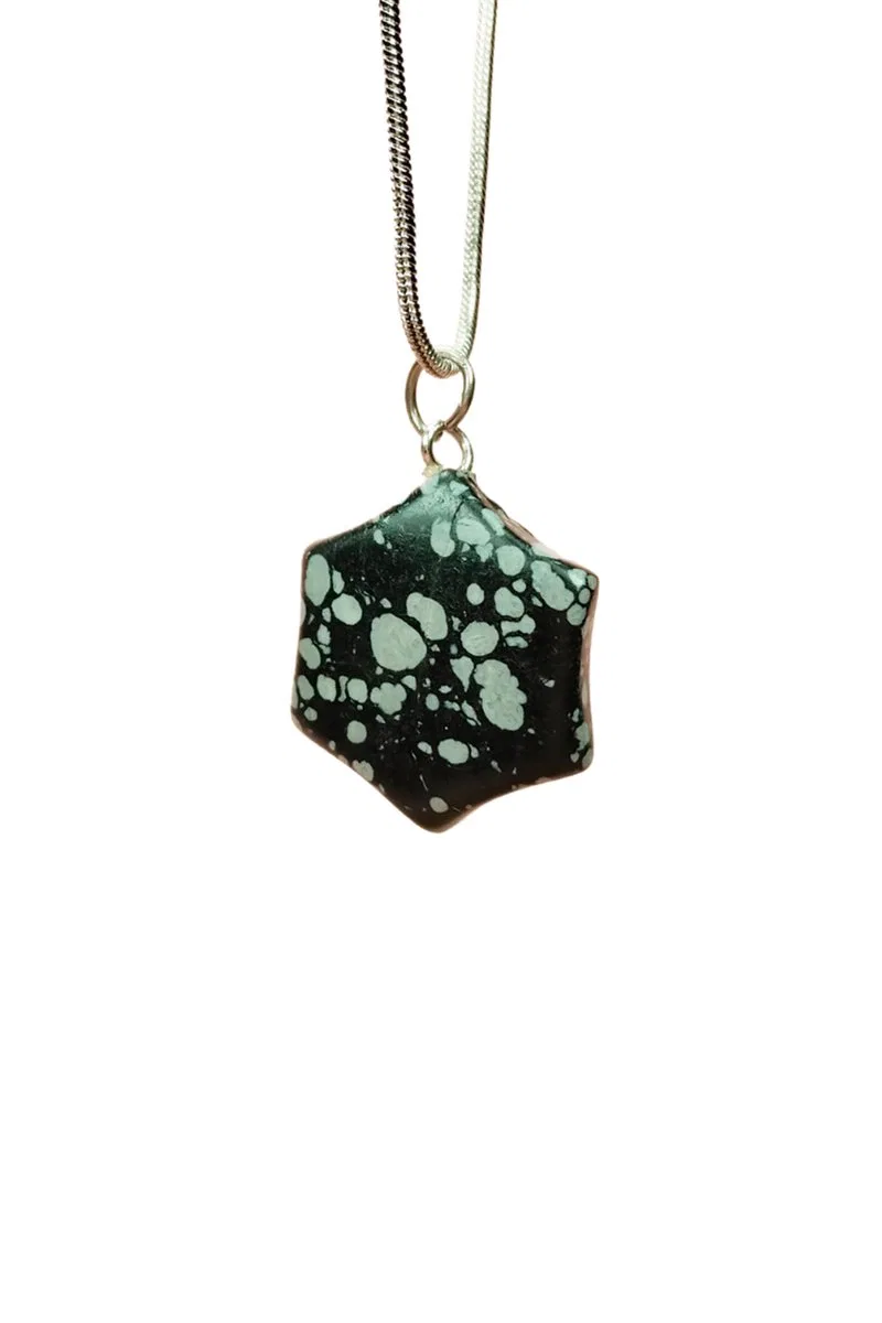Obsidyen Doğal Taşı Zincirli El Yapımı Kolye Uç: 2 cm Zincir: 20 cm Kutulu mudanis
