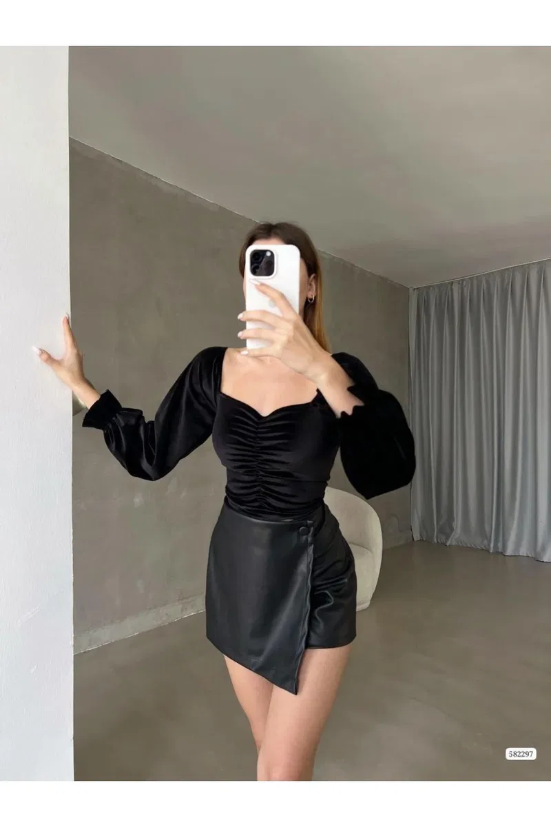 Kadın Gösterişli Madonna Yaka Uzun Kol Kadife Kumaş Smock Bluz