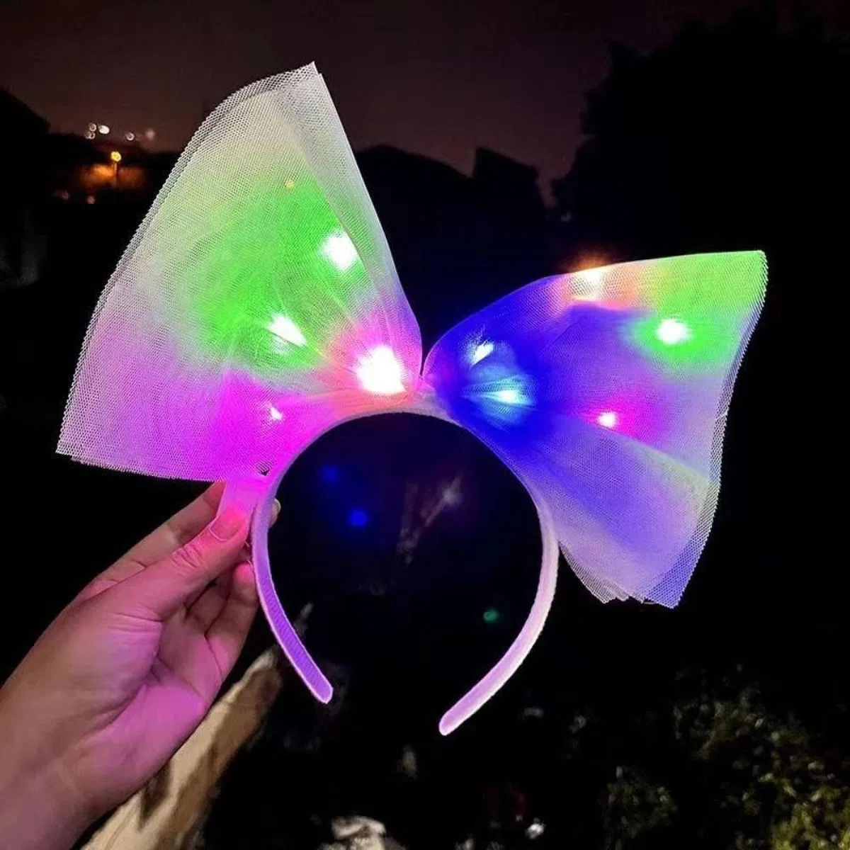 Rengarenk Led Işıklı Fiyonk Şekilli Tül Parti Tacı Beyaz Renk 25x25 Cm görsel 3
