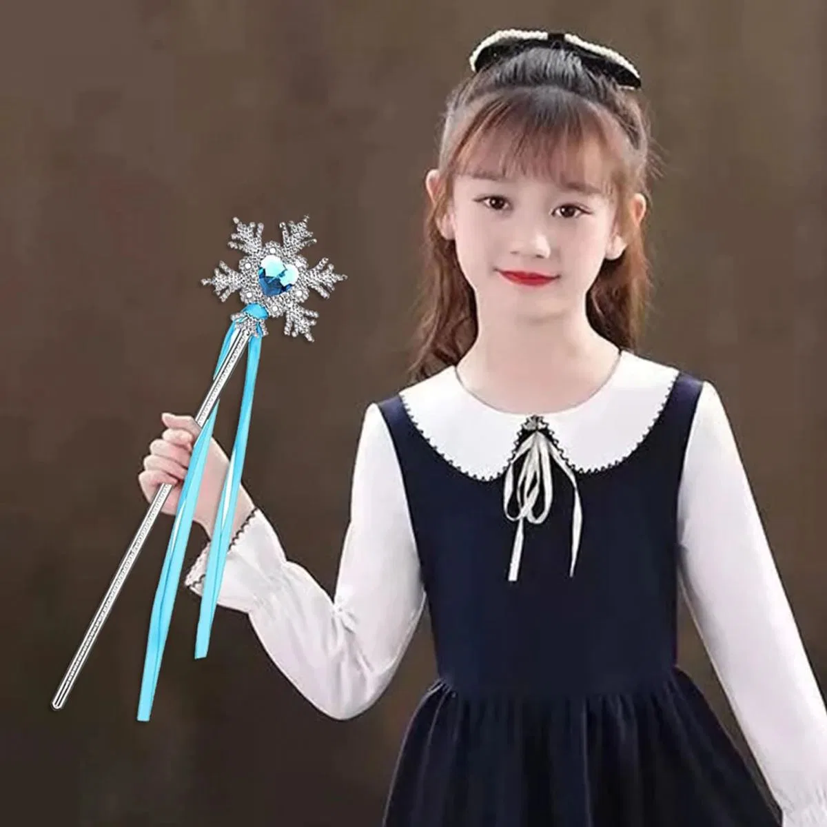 Kar Taneli Mavi Kalp Taşlı Saten Kurdeleli Karlar Ülkesi Elsa Asası Sopası 34 Cm görsel 3