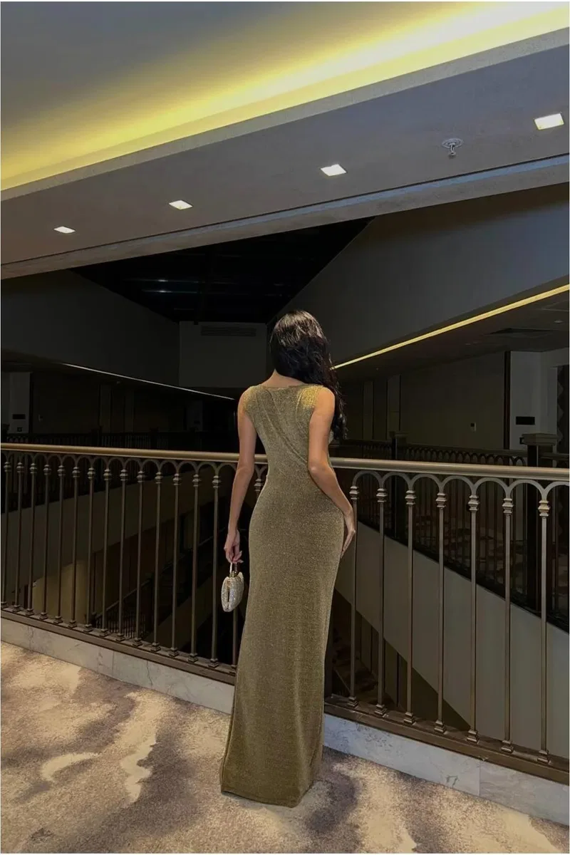Kadın Hediyelik Yırtmaçlı Maxi Askılı Abiye Elbise görsel 4