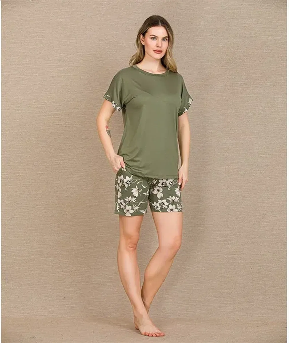 Şık Tasarım Çiçek Desenli Yeşil Şortlu Kısa Kol Viskon Pijama Takımı görsel 2