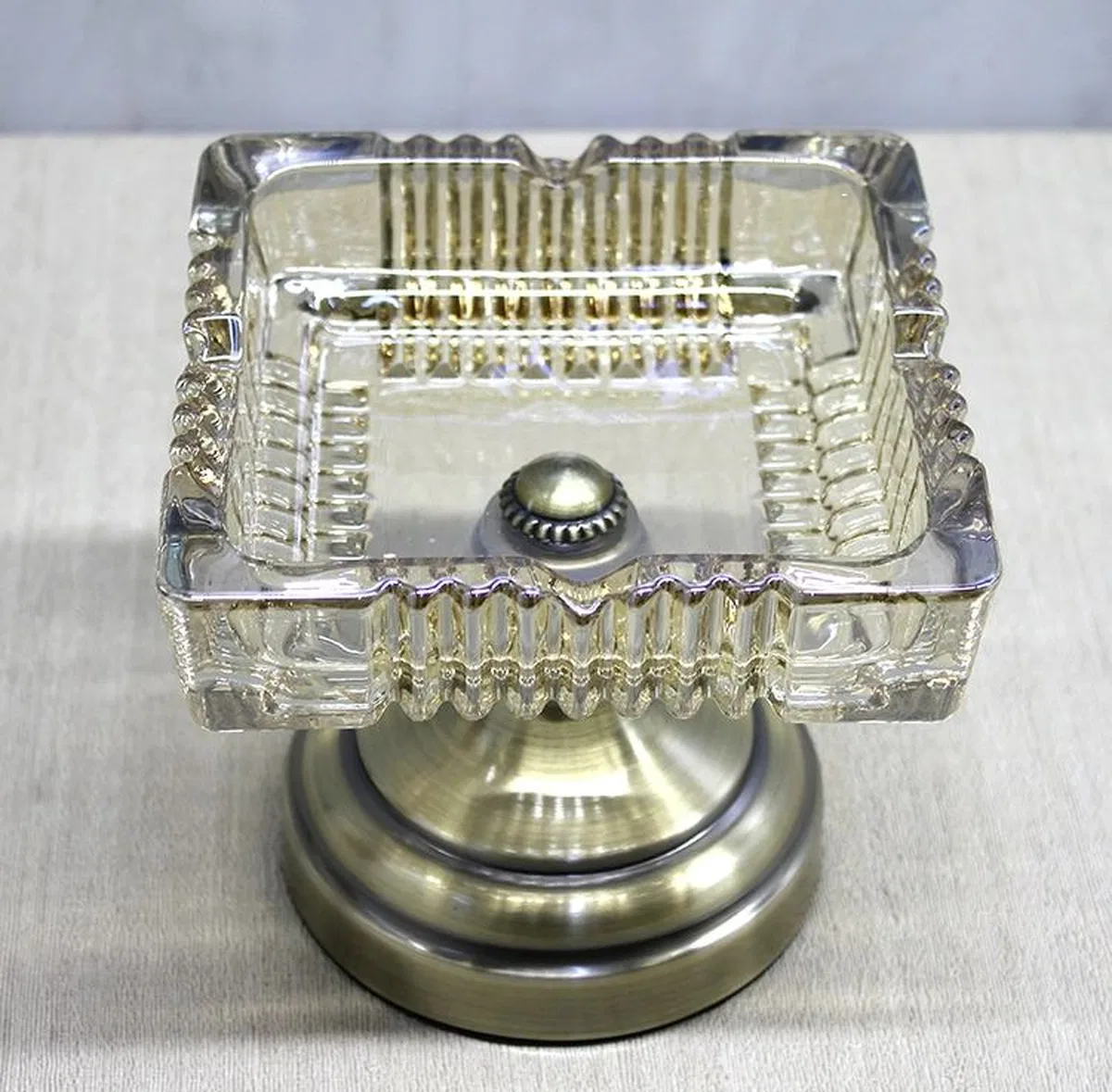 Metal Ayaklı Cam Küllük Alk4878