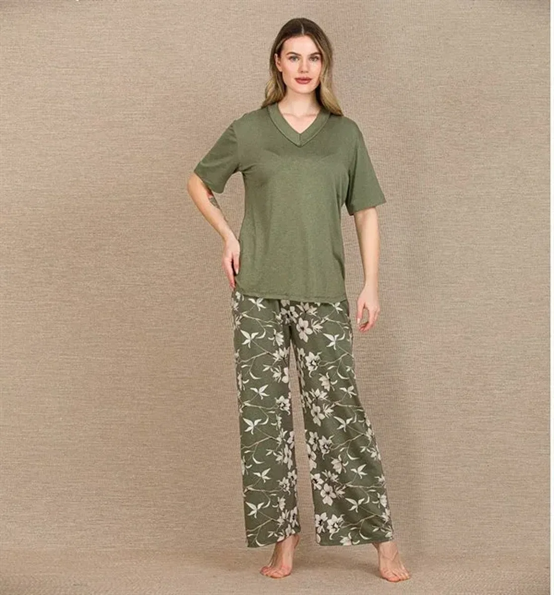 Şık Tasarım Çiçek Desenli Yeşil Kısa Kol Viskon Pijama Takımı