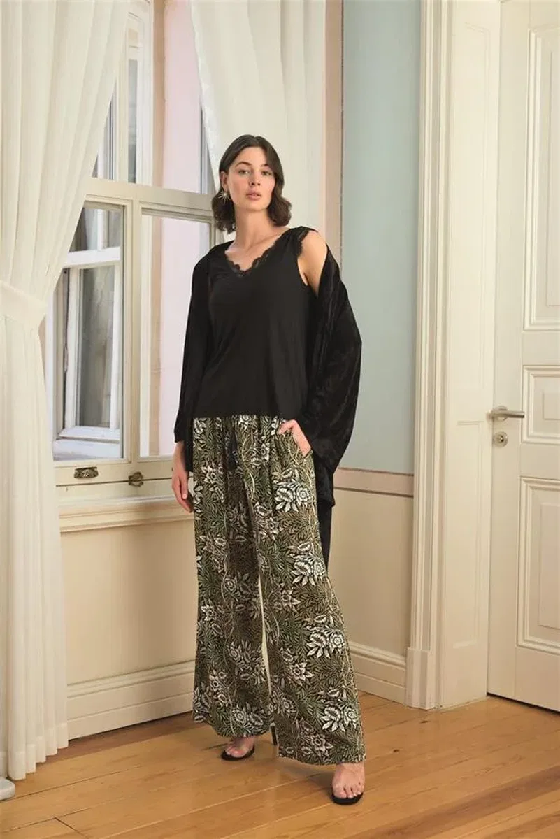Çiçek Yaprak ve Etnik Desenli Dantelli 3'lü Pijama Takımı görsel 10