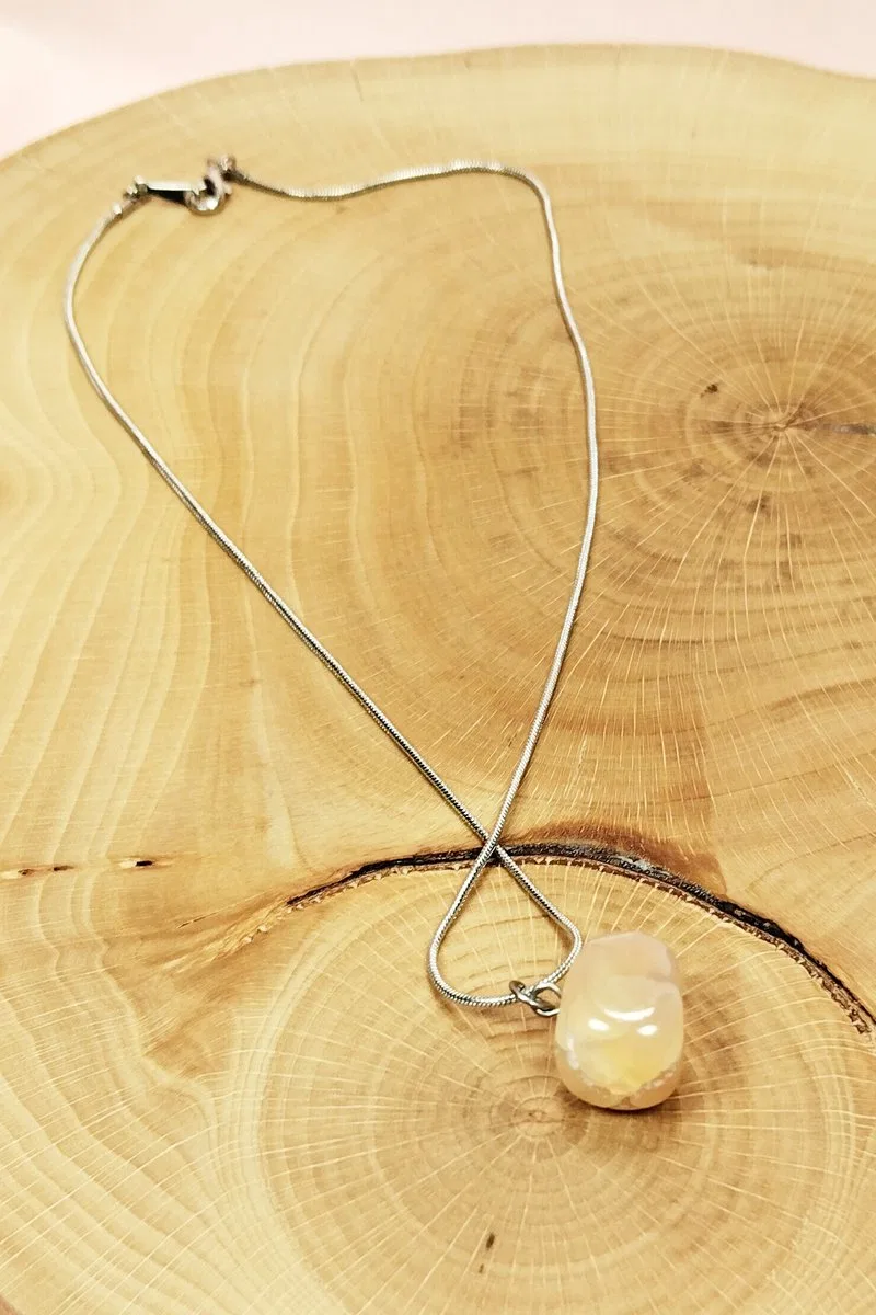 Kalsit Doğal Taşı Zincirli El Yapımı Kolye Uç: 1, 5 cm Zincir: 20 cm Kutulu görsel 4
