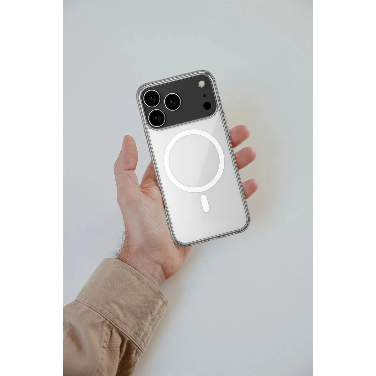 Apple İphone 17 Pro Max Kılıf Magneticsafe Şeffaf Silikon - Şeffaf görsel 4