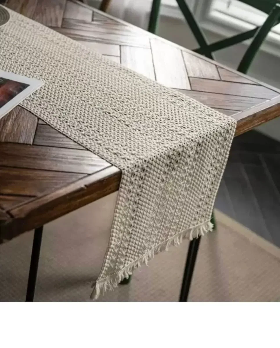 Masa Üzerine Runner, Sehpa Örtüsü Fransız Dantel Detaylı Otantik 40 x 140 cm Krem