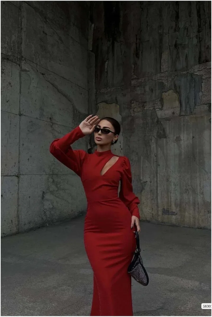 Kadın Trend Model Simli Kumaş Degaje Yaka Dekolteli Maxi Abiye Elbise görsel 3
