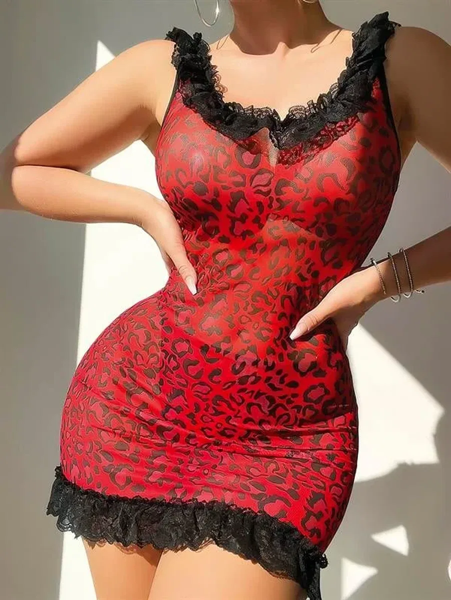 Sırt Dekolteli Kırmızı Leoparlı Gecelik