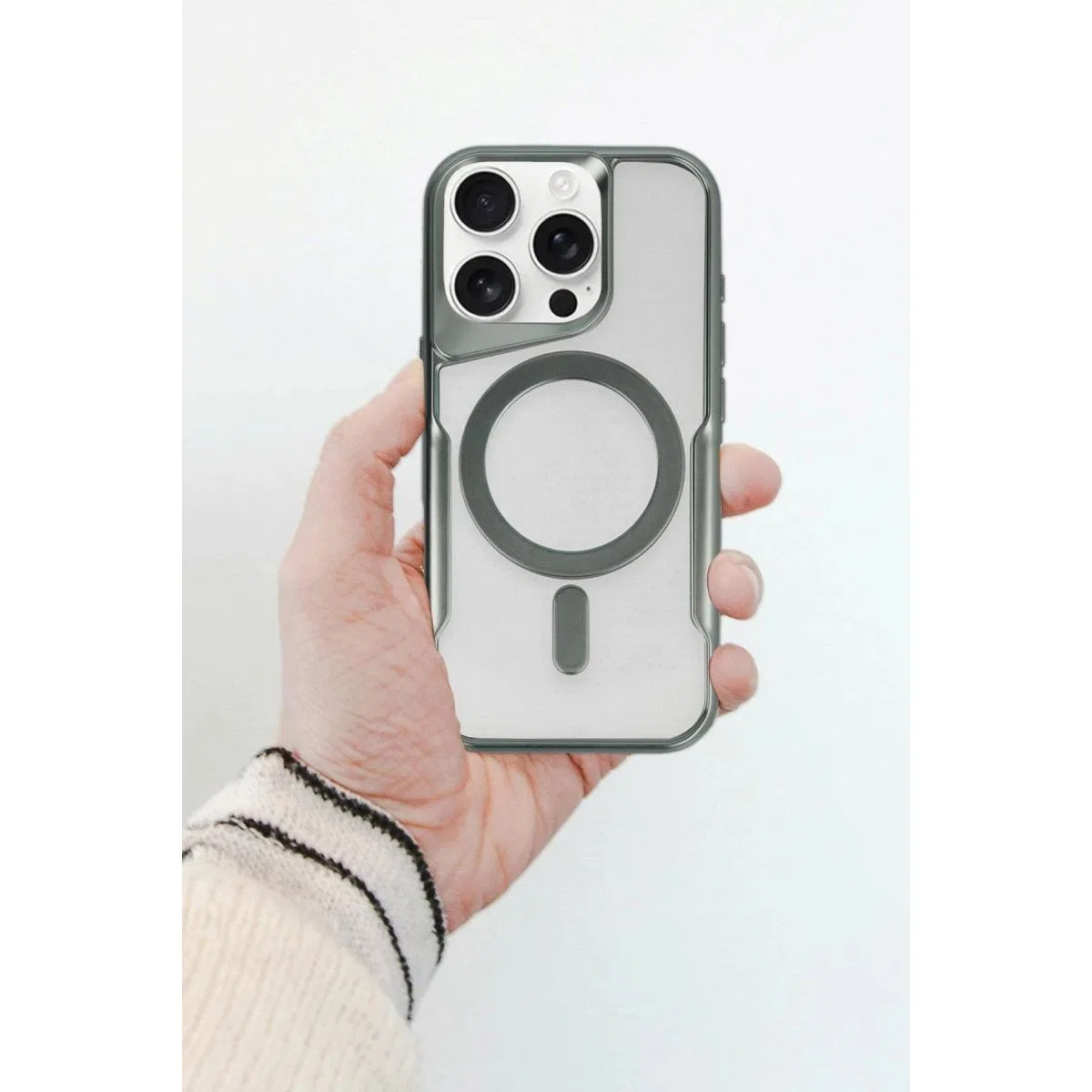 Apple İphone 15 Pro Max Kılıf Boyi Magsafe Silikon Kapak - Gümüş görsel 2