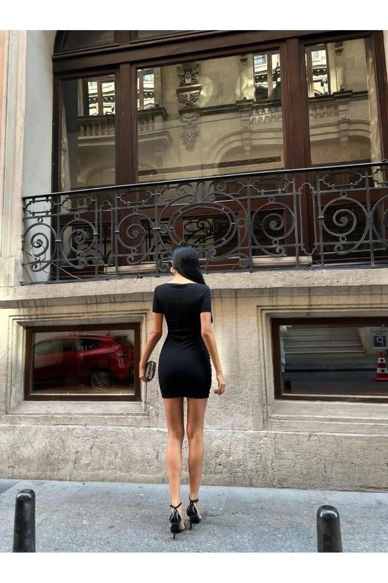 Kadın Şık Detay Kare Yaka Kısa Kol Slim Mini Elbise görsel 4