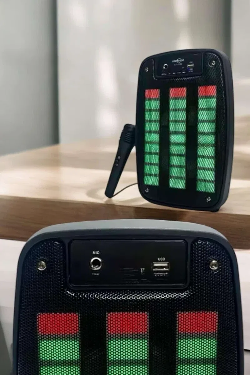 Kablosuz Bluetooth Hoparlör Taşınabilir 6. 5 inç LED Işık Kareoke görsel 3