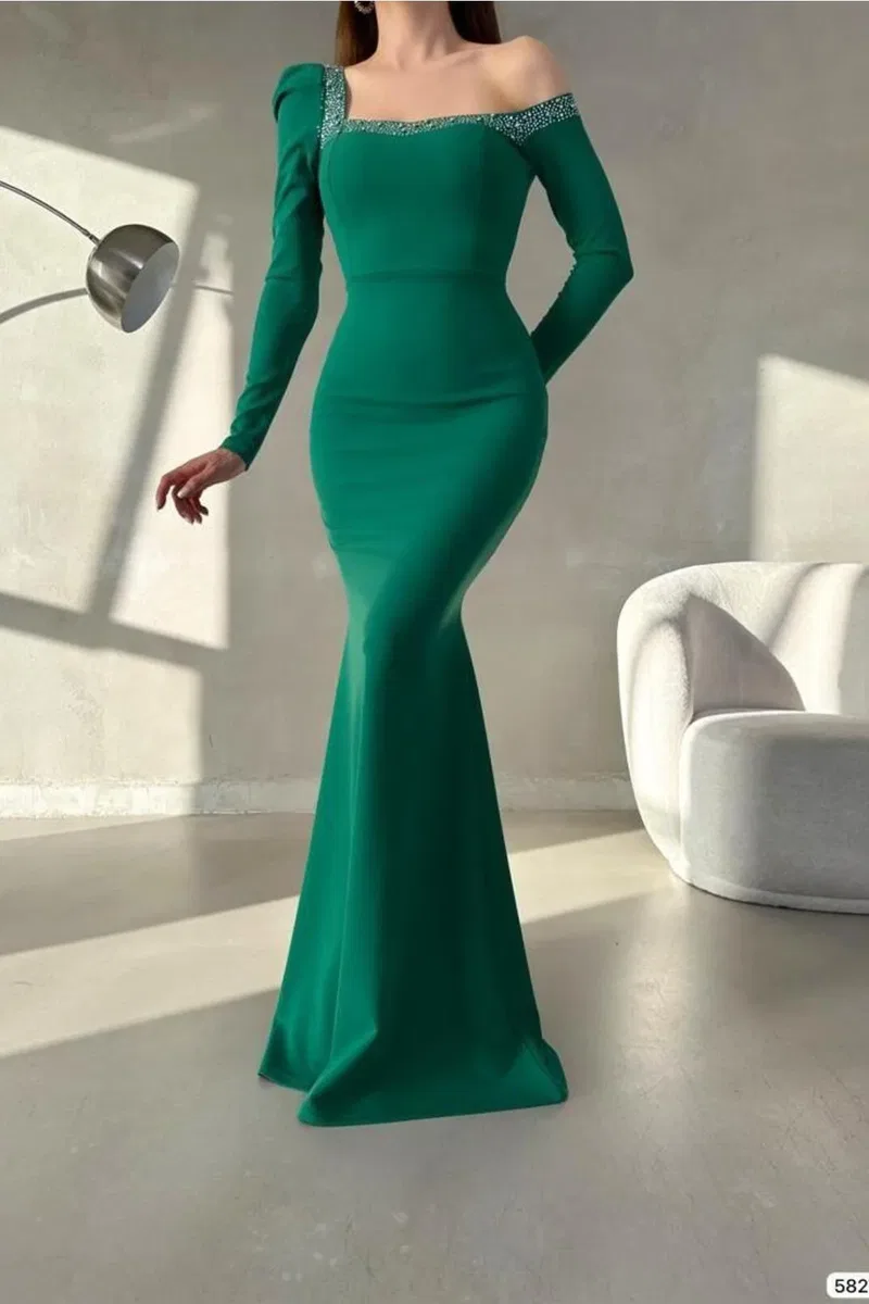 Kadın Krep Kumaş Madonna Yaka Maxi Abiye Elbise görsel 6