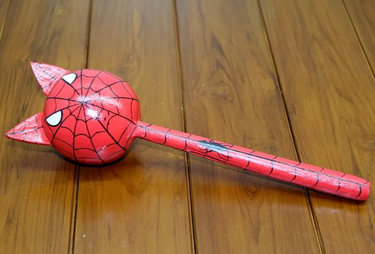 Ahşap Kedili Spiderman Marakas Tekli Polos: 24