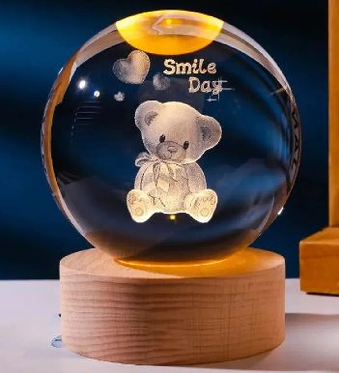 Dekoratif Ayıcık Tasarımlı Ahşap Altlıklı Işıklı Cam Küre Cam: 6cm Ahşap: 2cm
