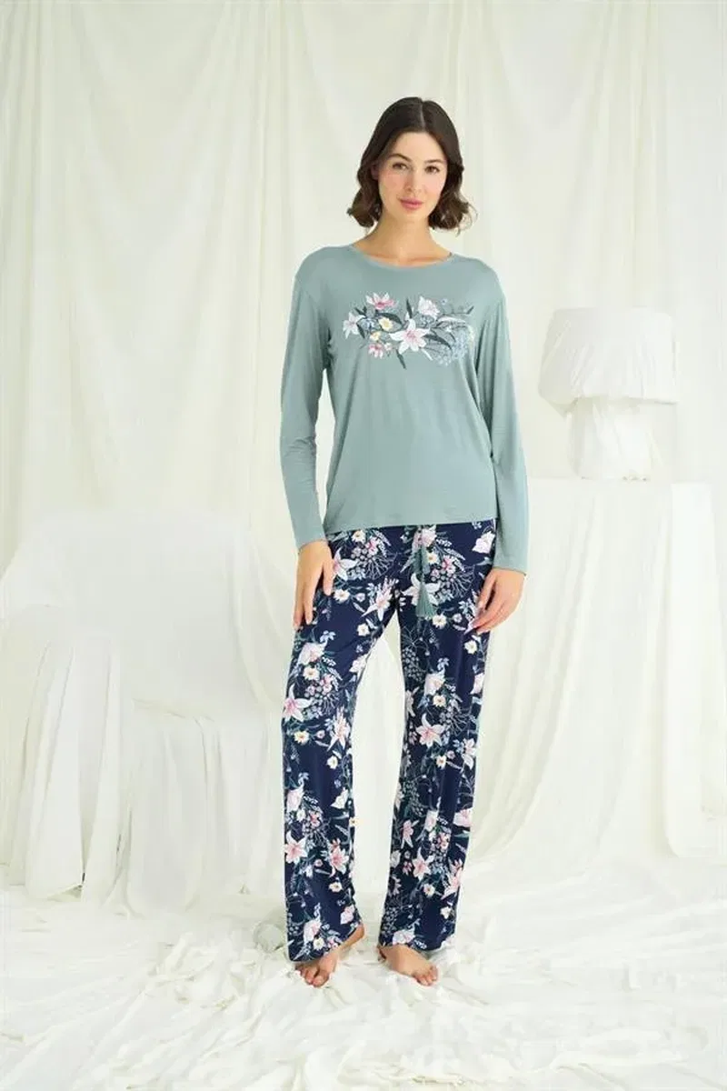 Çiçek ve Yaprak Desenli Baskılı Pijama Takımı görsel 4