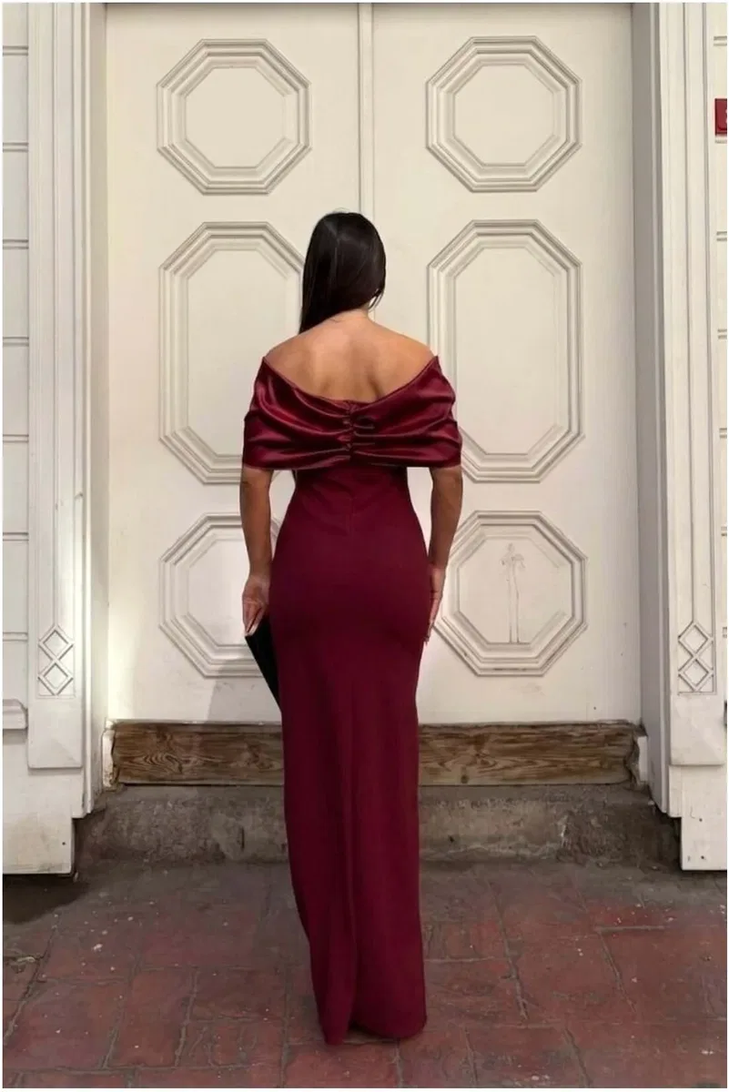 Kadın Zarif Tasarım Esnek Saten Kumaş Carmen Yaka Yırtmaçlı Abiye Elbise görsel 2