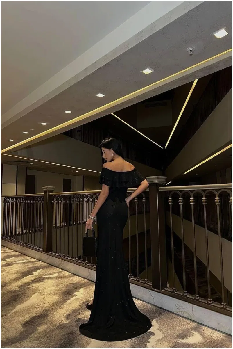 Kadın Modern Stil Krep Kumaş Straplez Yırtmaçlı Abiye Elbise görsel 8