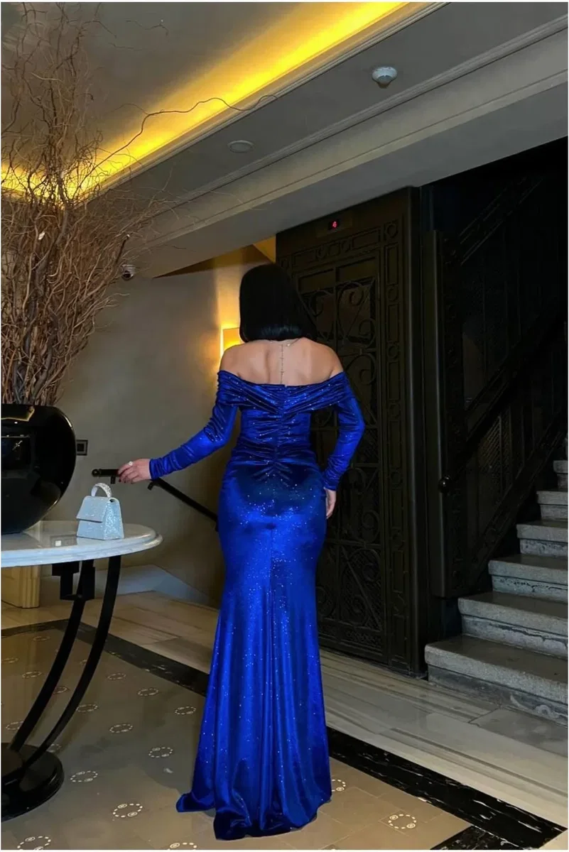 Kadın Zarif Tasarım Kadife Kumaş Balıkçı Yaka Dekolteli Abiye Elbise görsel 3