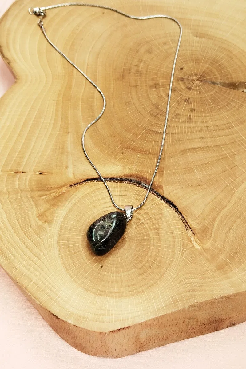 Anyolit Doğal Taşı Zincirli El Yapımı Kolye Uç: 2 cm Zincir: 20 cm Kutulu görsel 6
