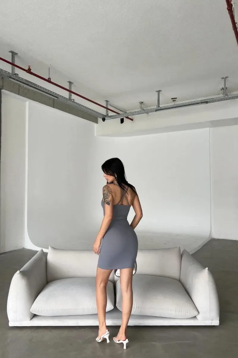 Kadın Krep Kumaş V Yaka Kemerli Mini Askılı Elbise görsel 6