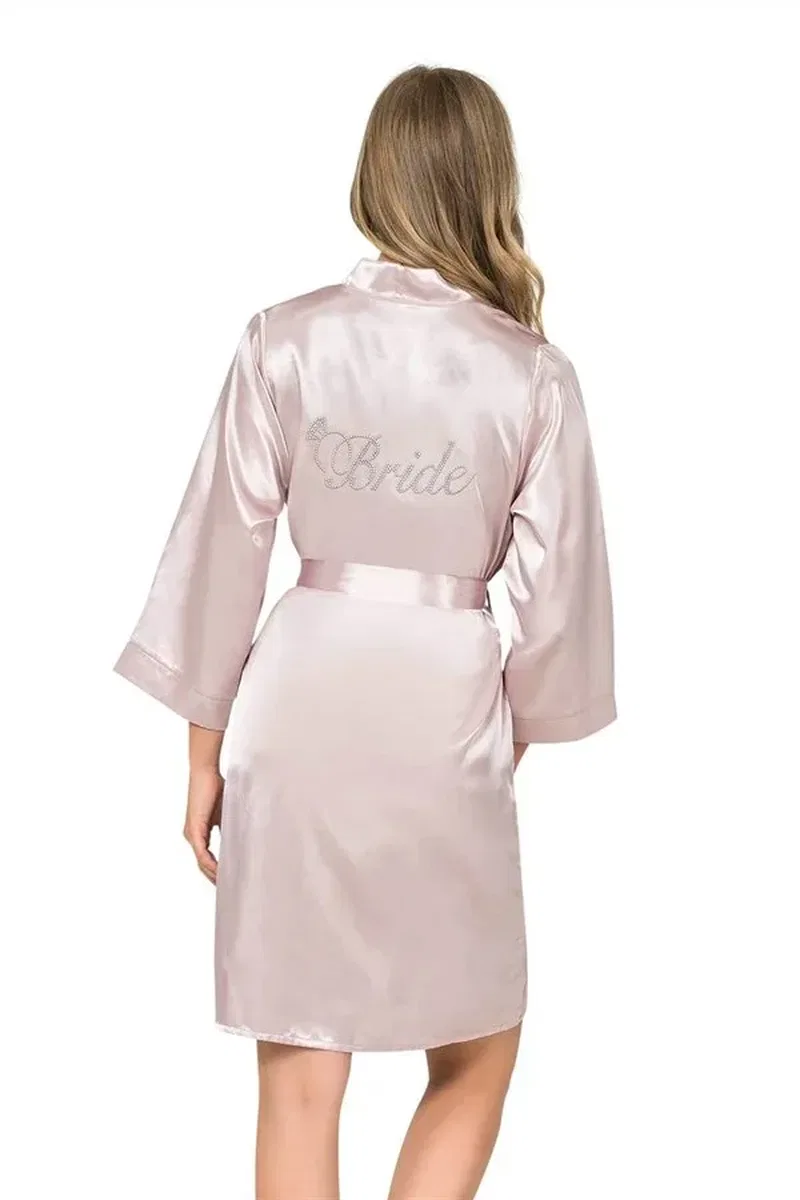 Şık Tasarım Yumuşak Dokulu Pudra Kısa Saten Bride Sabahlık