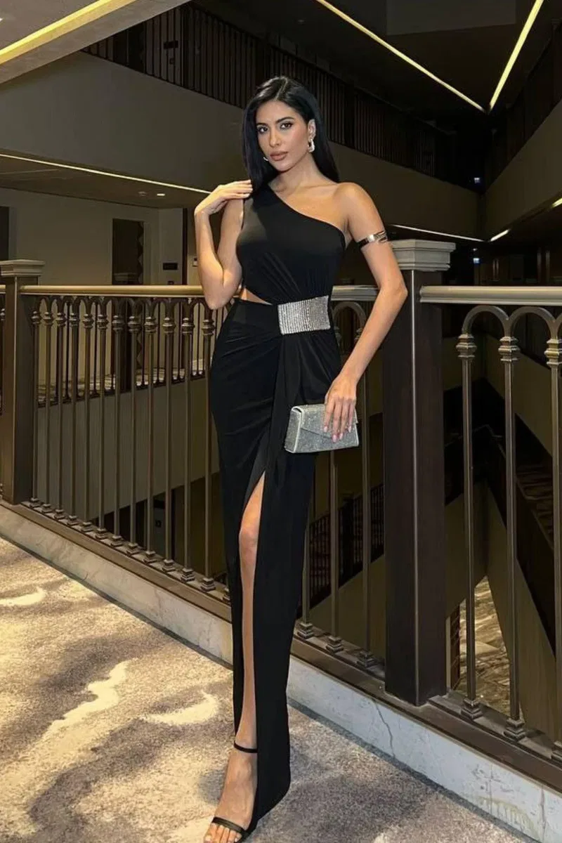 Kadın Gösterişli Asimetrik Yaka Tek Kol Sandy Kumaş Balık Kesim Abiye Elbise görsel 5