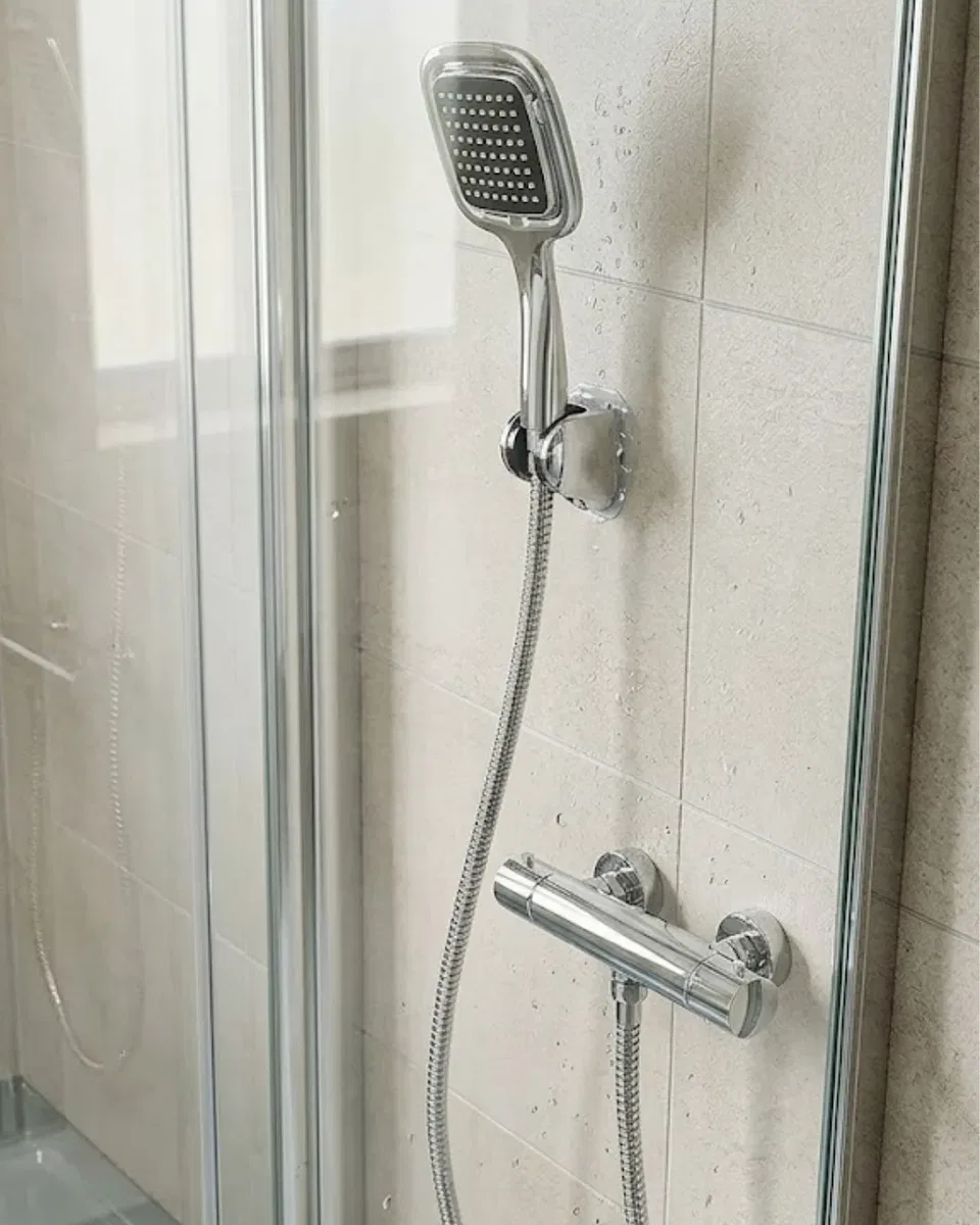 Siyah Duş Başlığı Seti Spiral Hortumlu El Duşu ve Duvar Askısı Banyo Seti
