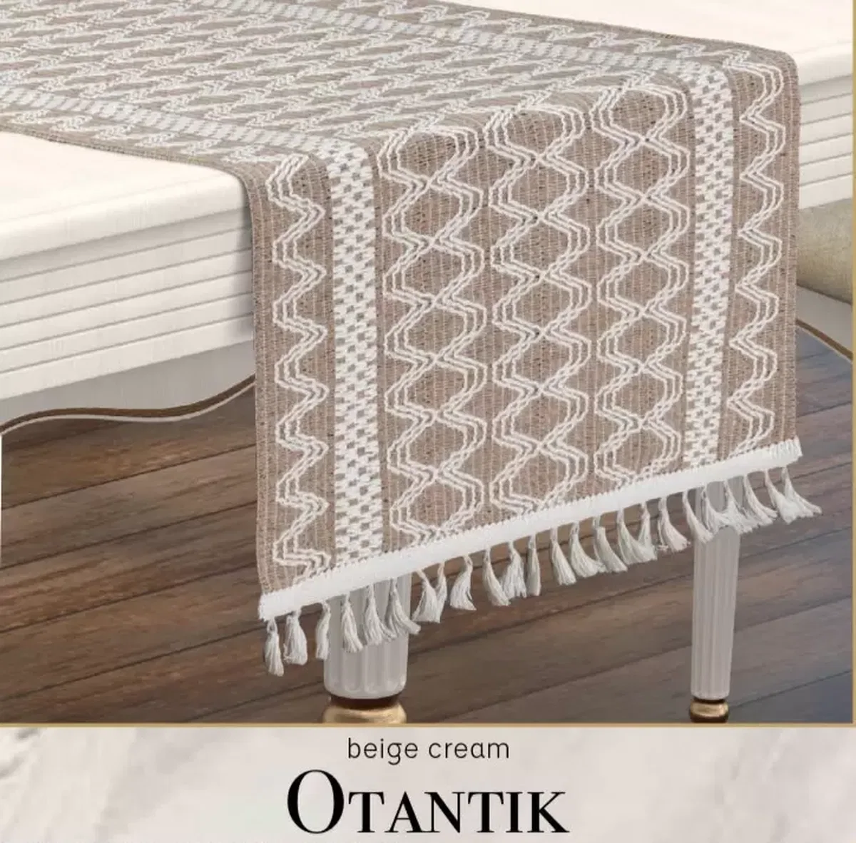 Masa Üzerine Runner, Sehpa Örtüsü Fransız Dantel Detaylı Otantik 40 x 140 cm Bej Krem