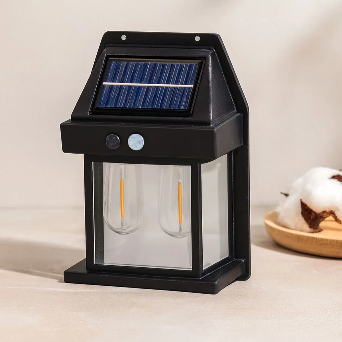 Solar sensörlü duvar lambası 2x1W 1800mAh dış mekan