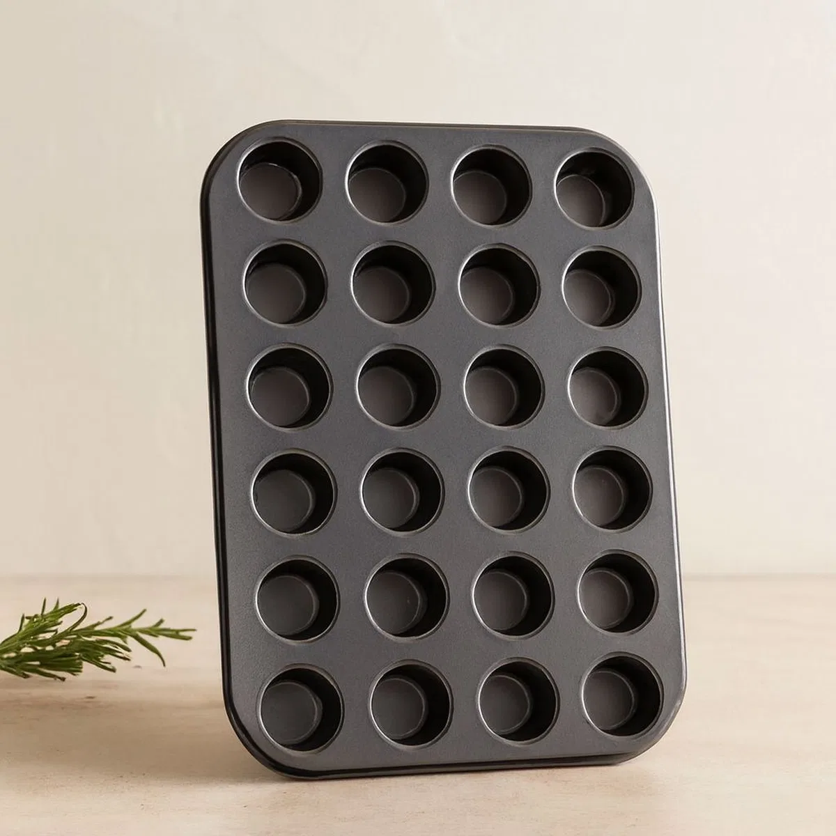 Mini 24 Gözlü Metal Muffin Kalıp (Çap 4 cm, 26. 5x35 cm)