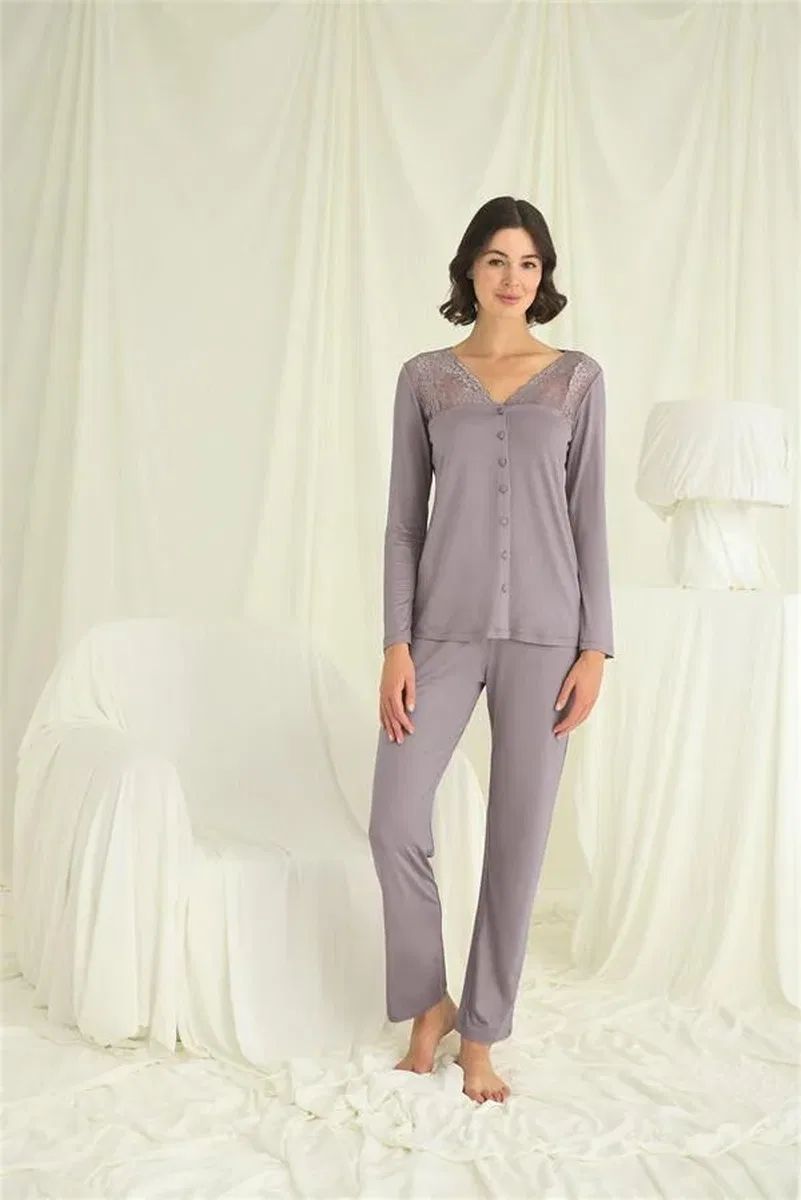 Yakası Kolu ve Omzu Dantelli Boydan Düğmeli Pijama Takımı görsel 5
