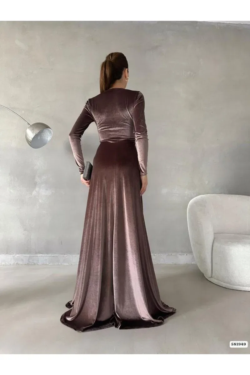 Kadın Şık Model Kruvaze Uzun Kol Kadife Kumaş Yırtmaçlı Maxi Abiye Elbise görsel 2