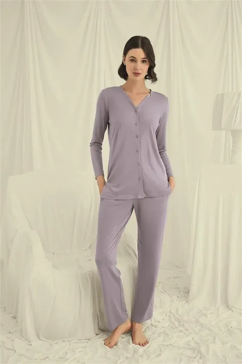 Uzun Kollu Boydan Düğmeli V Yaka Pijama Takımı