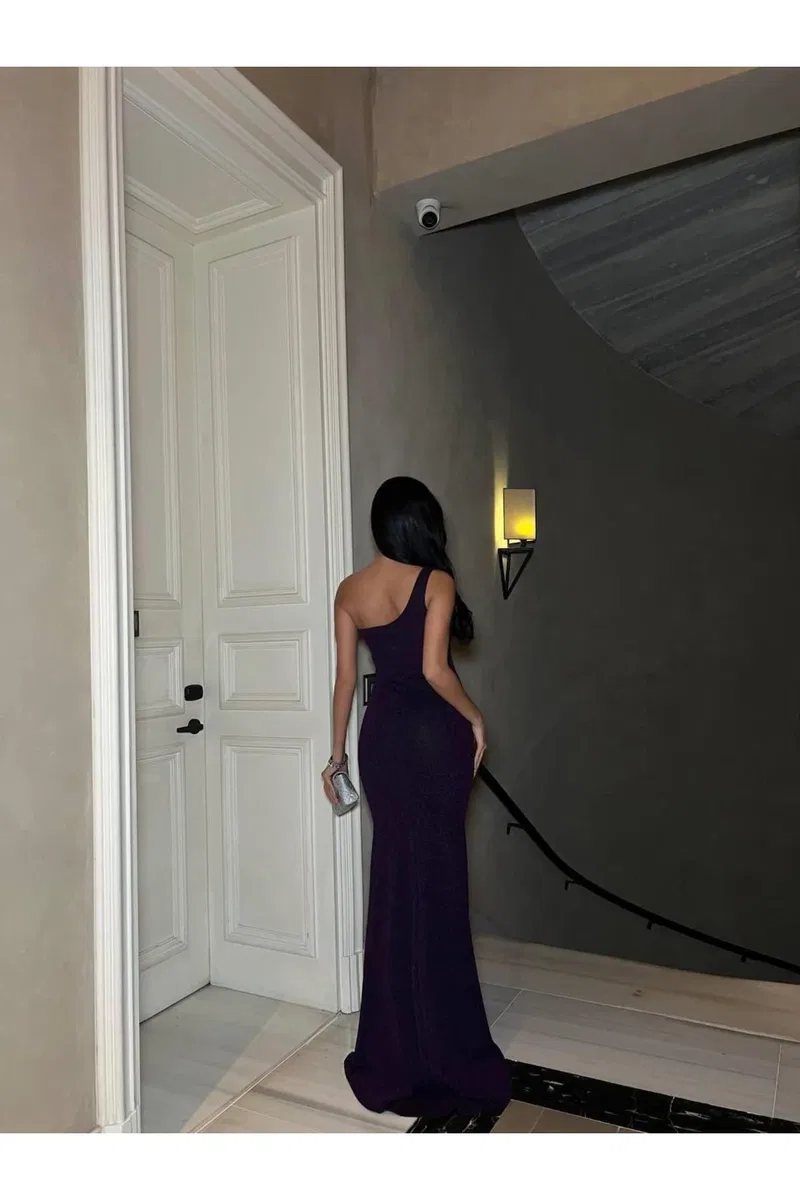 Kadın Modern Stil Mezuniyet Elbisesi Tek Omuz Tek Kol A Kesim Abiye Elbise görsel 2