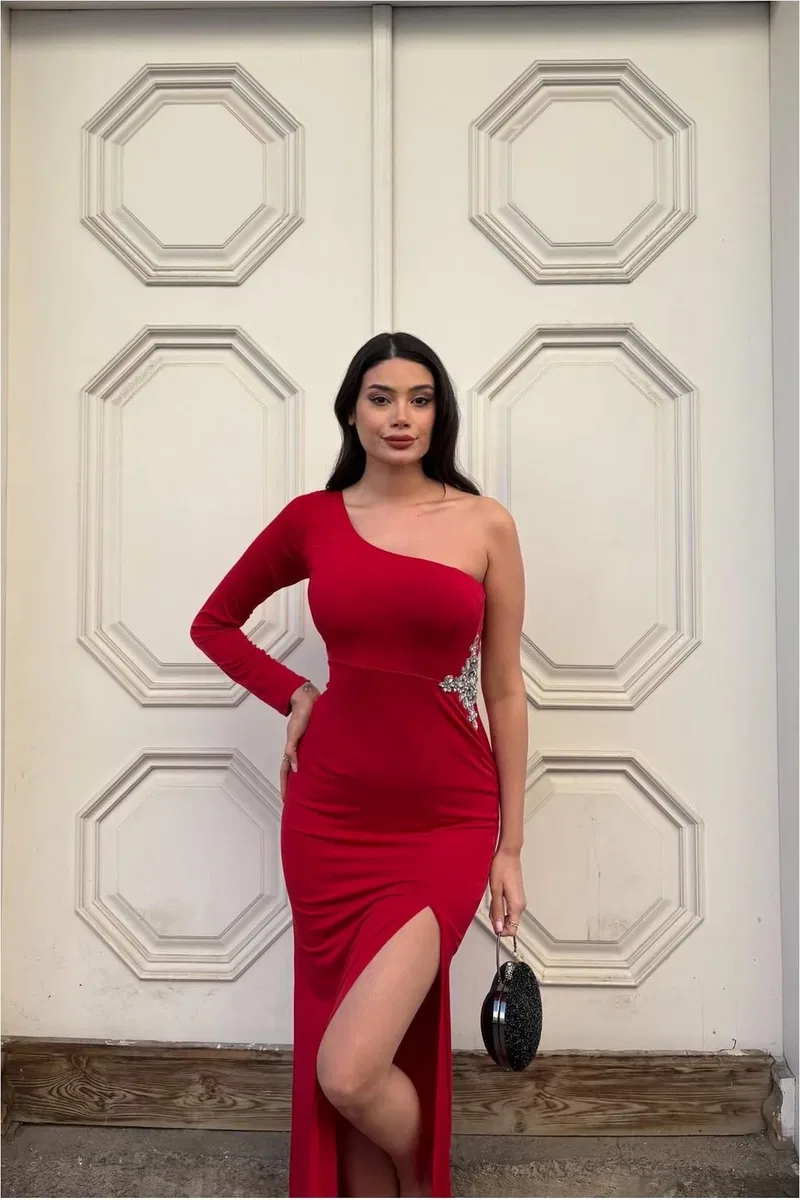 Kadın Trend Model Simli Kumaş Asimetrik Yaka Drapeli Tek Kollu Elbise görsel 7