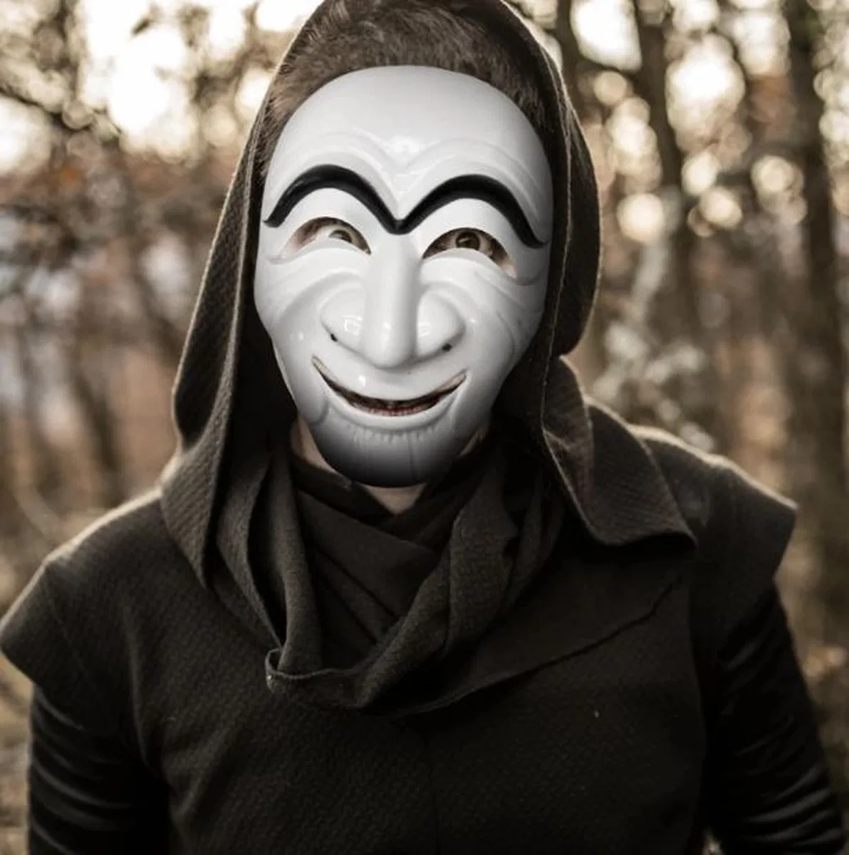 Koreli Hırsız Teatral Hahoe Maskesi - Para Heist Maskesi - Dali Maskesi görsel 2