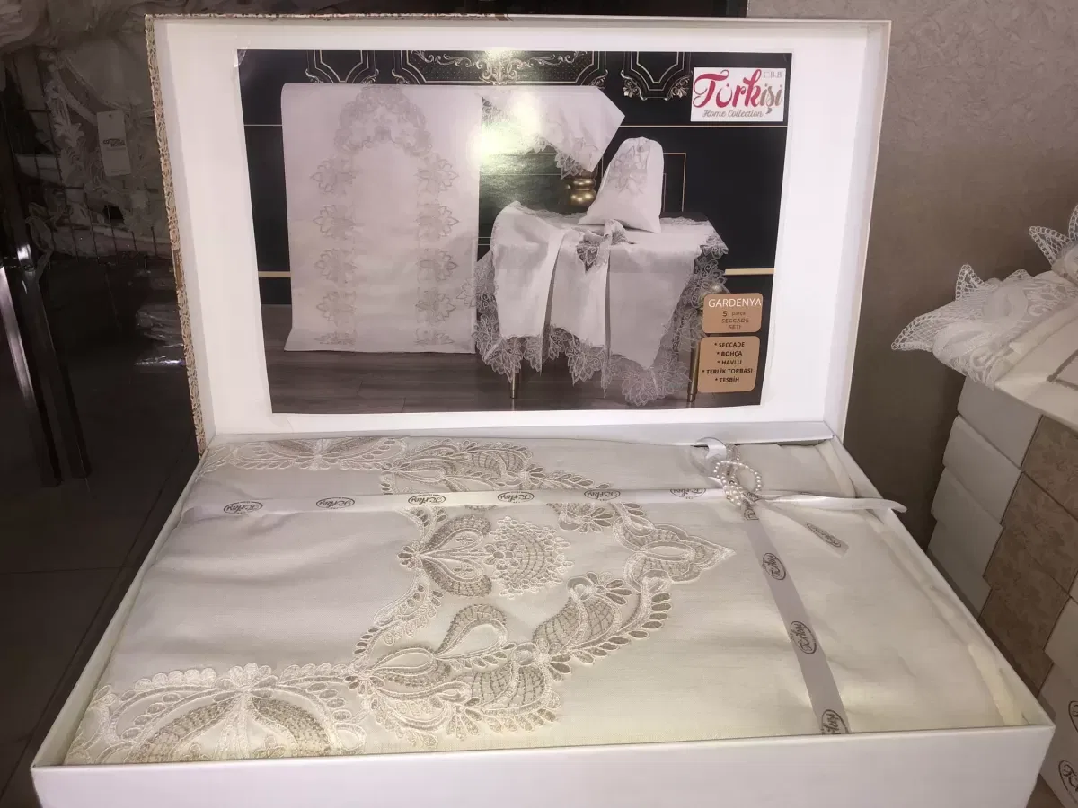 Çeyizlik Nakış İşlemeli Lüks Seccade Hediyelik Şık Model görsel 2