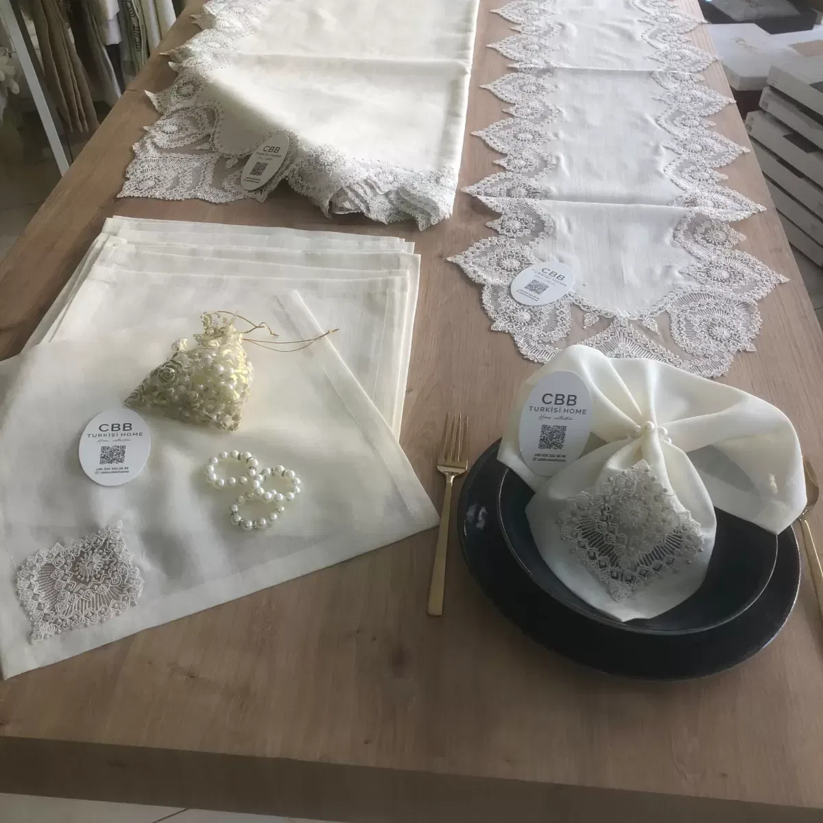 Sofra Takımı Kartanesi Gardenya Keten Yemek Takımı 160x220 Masa Seti 12 Kişilik 26 Parça Runner Set Kreme Gold görsel 13