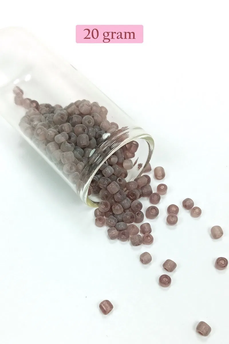 Dökme Cam Kum Boncuk Büyük Boy (6/0) 4 mm - 20 Gram - Şeffaf Gri - BNC105